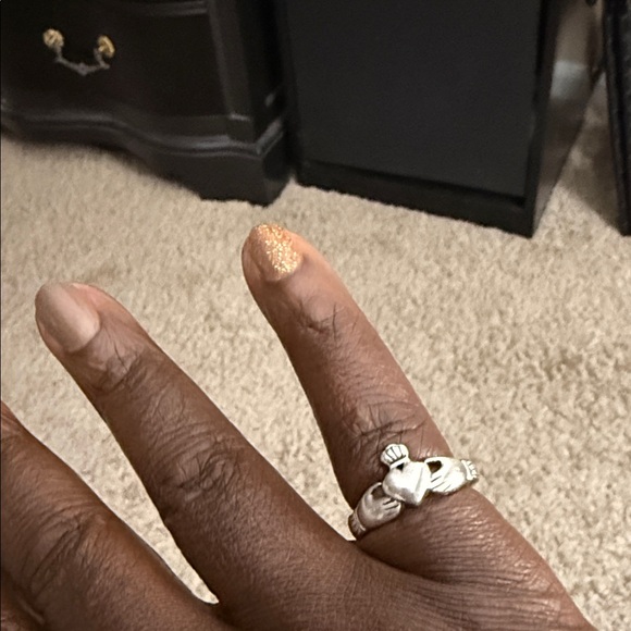 Nice Claddagh friendship ring - Picture 2 of 5